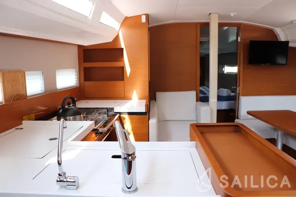 Sun Odyssey 410 - Yacht Charter Sailica
