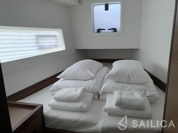 Lagoon 40 - Yacht Charter Sailica