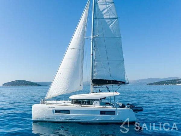 Lagoon 40 - Yacht Charter Sailica
