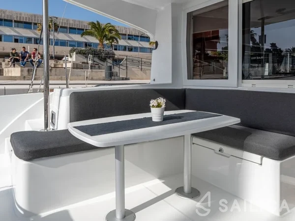 Lagoon 40 - Yacht Charter Sailica