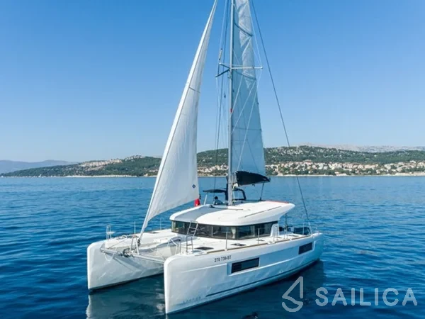 Lagoon 40 - Yacht Charter Sailica