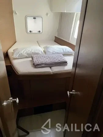 Lagoon 42 - Yacht Charter Sailica
