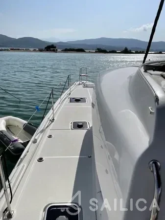 Lagoon 42 - Yacht Charter Sailica