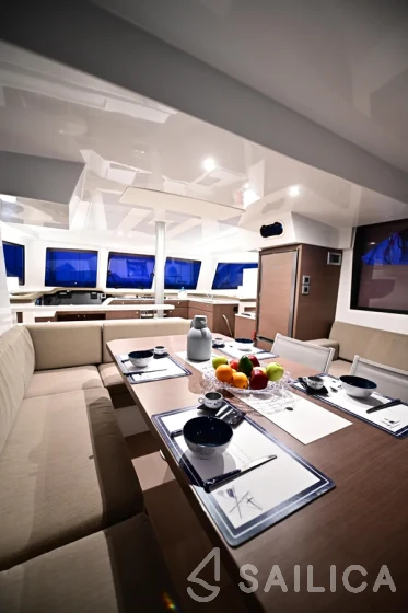 Bali Catspace - Yacht Charter Sailica