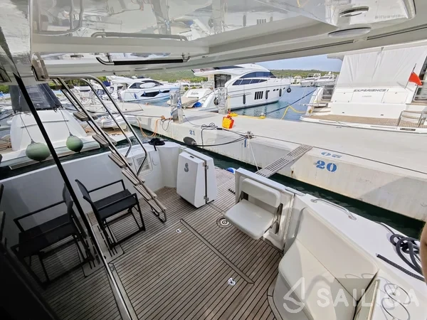Swift Trawler 35 - Yacht Charter Sailica