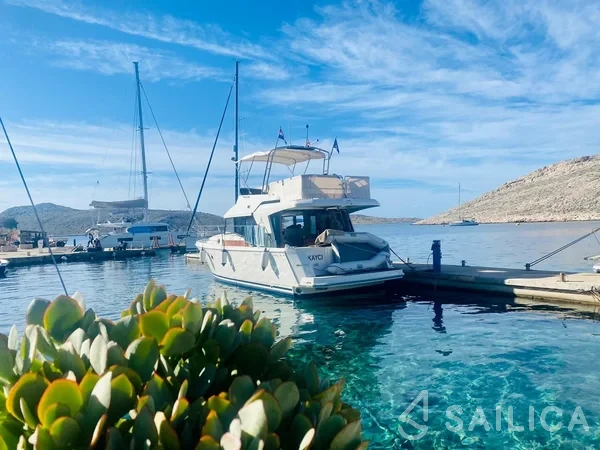 Swift Trawler 35 - Yacht Charter Sailica