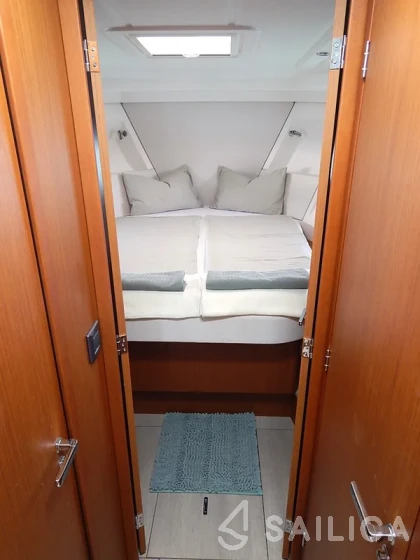 Swift Trawler 35 - Yacht Charter Sailica