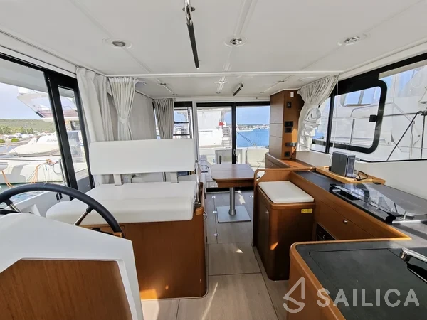 Swift Trawler 35 - Yacht Charter Sailica