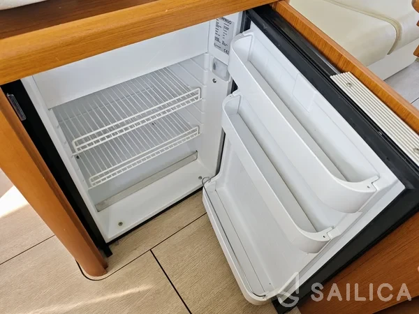 Swift Trawler 35 - Yacht Charter Sailica