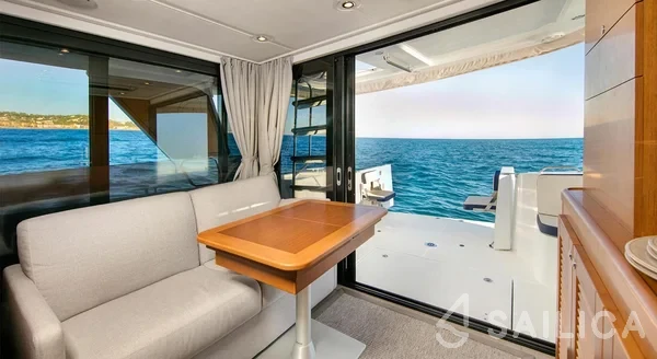 Swift Trawler 35 - Yacht Charter Sailica
