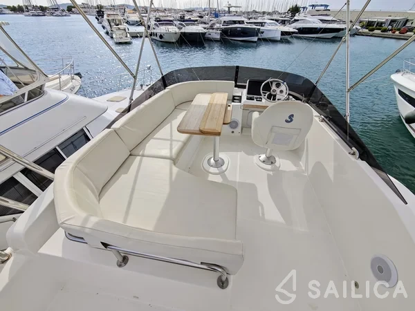 Swift Trawler 35 - Yacht Charter Sailica