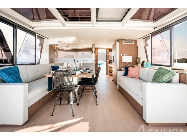 Bali 4.6 - Yacht Charter Sailica