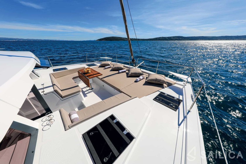 Bali 4.6 - Yacht Charter Sailica