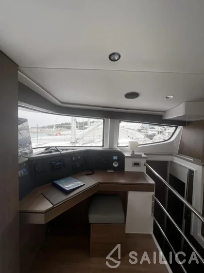 Bali 4.6 - Yacht Charter Sailica