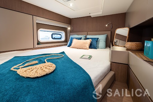 Bali 4.6 - Yacht Charter Sailica