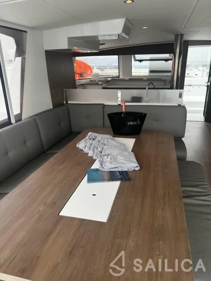 Bali 4.6 - Yacht Charter Sailica