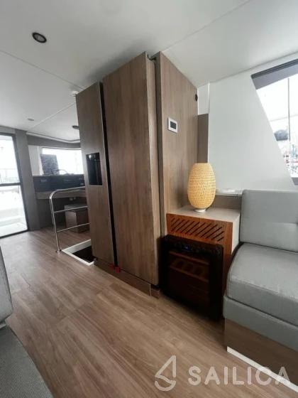 Bali 4.6 - Yacht Charter Sailica