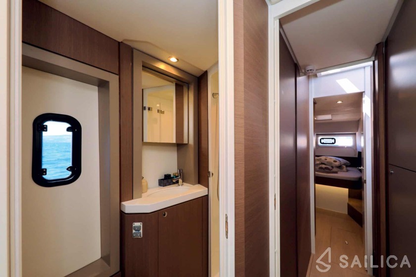 Bali 4.6 - Yacht Charter Sailica