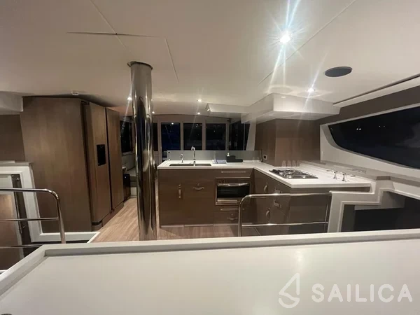Bali 4.6 - Yacht Charter Sailica