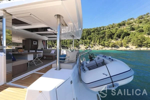 Bali 4.6 - Yacht Charter Sailica