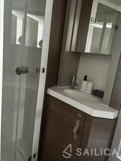 Bali 4.6 - Yacht Charter Sailica