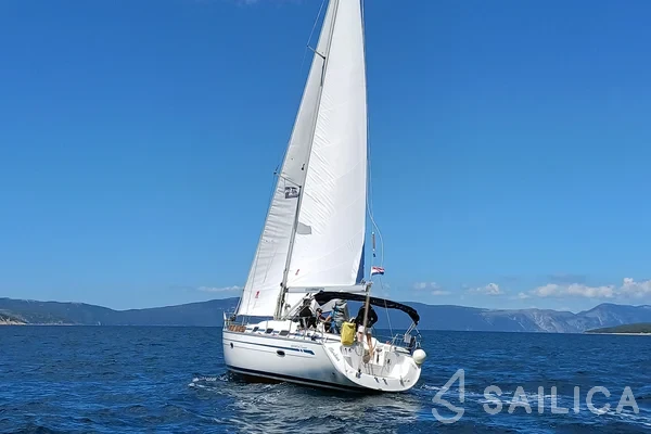 Bavaria 39 Cruiser - Yacht Charter Sailica