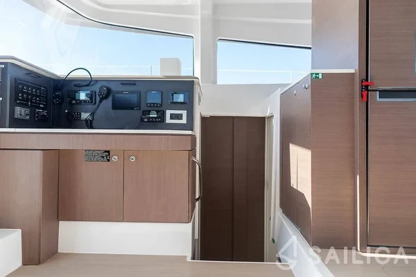 Bali 4.2 - Yacht Charter Sailica