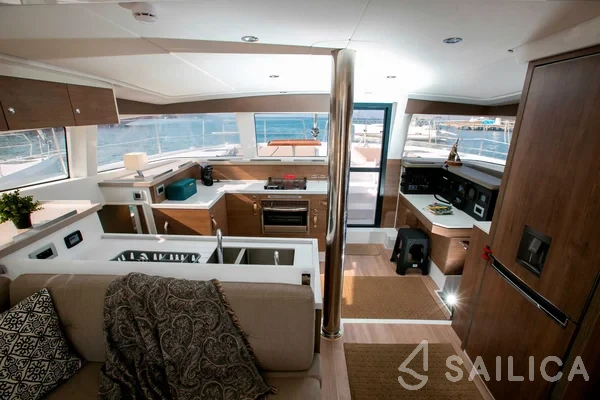 Bali 4.2 - Yacht Charter Sailica
