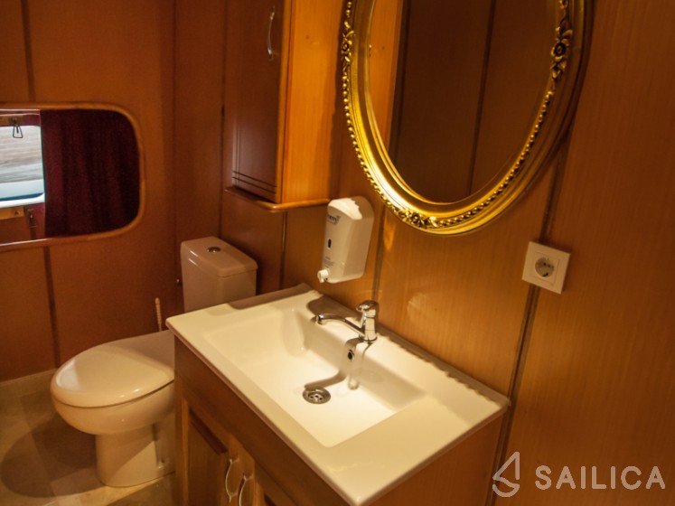 Gulet - Yacht Charter Sailica