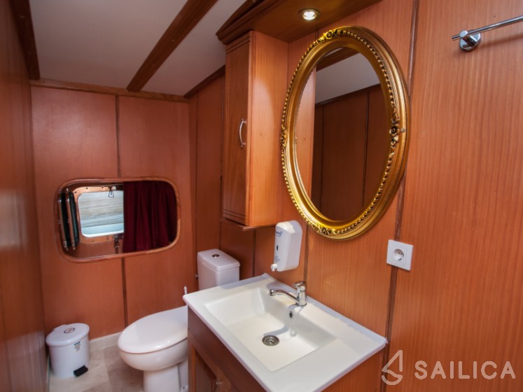 Gulet - Yacht Charter Sailica