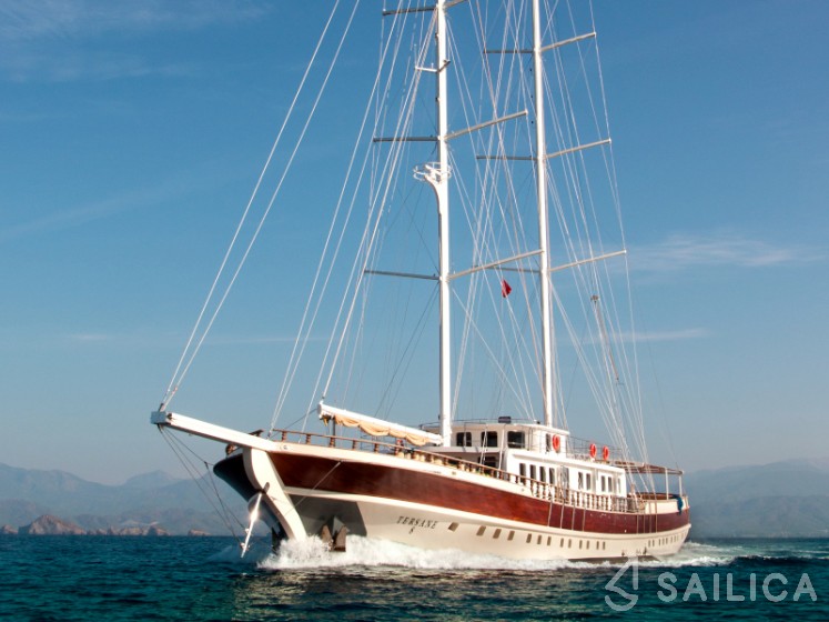 Gulet - Yacht Charter Sailica