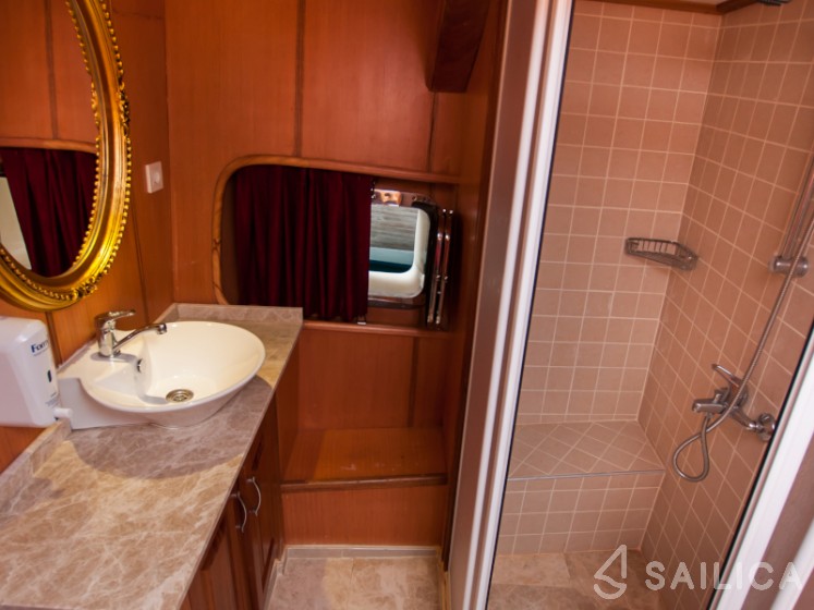 Gulet - Yacht Charter Sailica