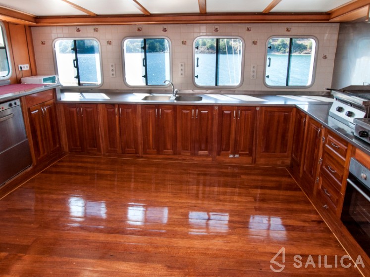 Gulet - Yacht Charter Sailica