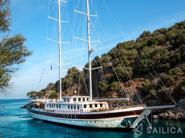 Gulet - Yacht Charter Sailica