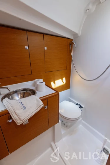 Sun Odyssey 449 - Yacht Charter Sailica