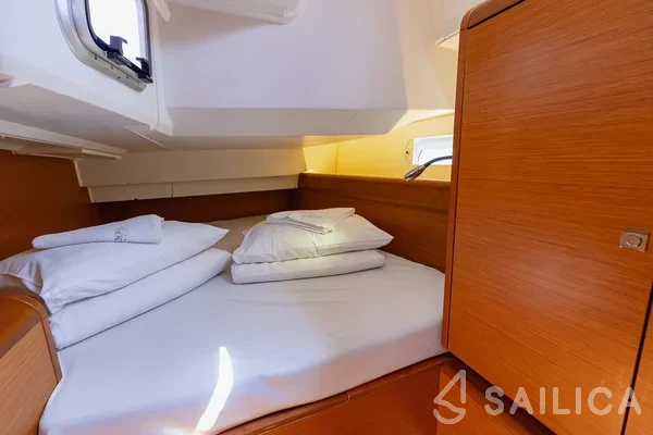 Sun Odyssey 449 - Yacht Charter Sailica