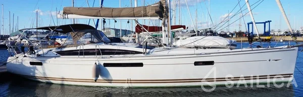Jeanneau 53 - Yacht Charter Sailica