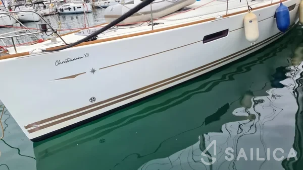 Jeanneau 53 - Yacht Charter Sailica