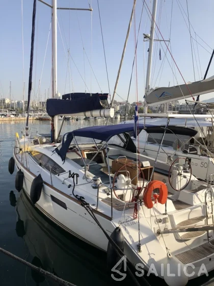 Jeanneau 53 - Yacht Charter Sailica