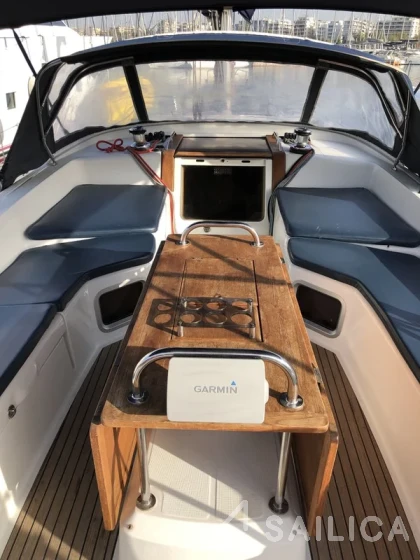 Jeanneau 53 - Yacht Charter Sailica