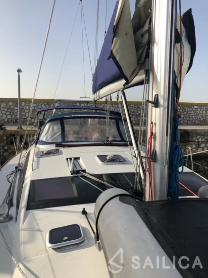 Jeanneau 53 - Yacht Charter Sailica