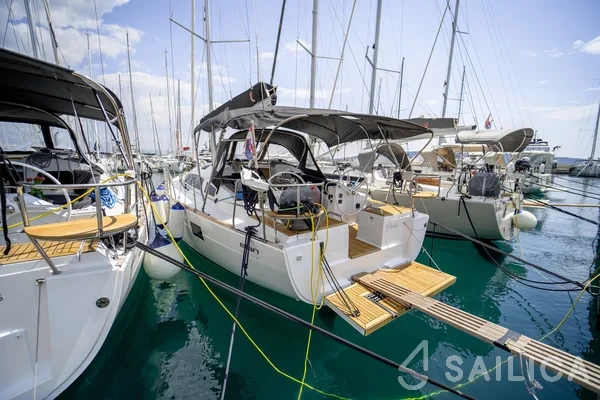 Elan Impression 40.1 - Yacht Charter Sailica