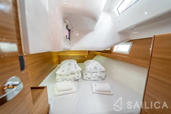 Elan Impression 40.1 - Yacht Charter Sailica