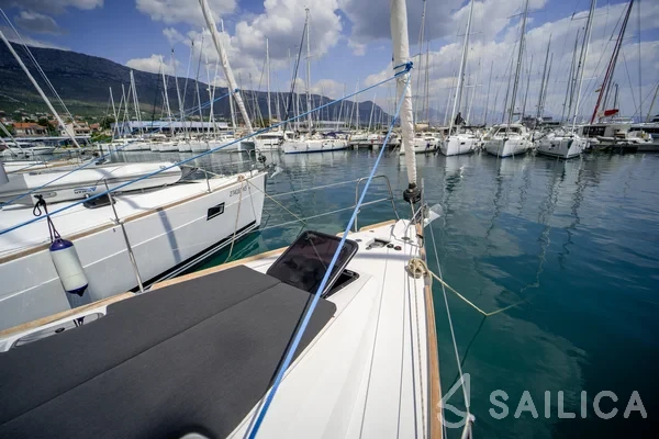 Elan Impression 40.1 - Yacht Charter Sailica