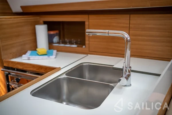 Elan Impression 40.1 - Yacht Charter Sailica