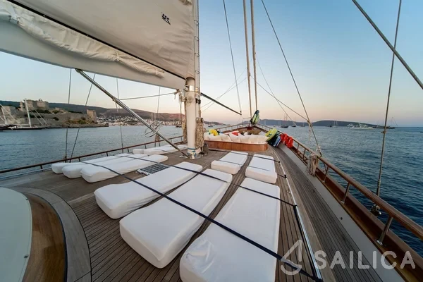 Gulet - Yacht Charter Sailica