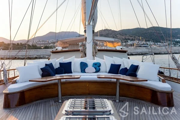 Gulet - Yacht Charter Sailica