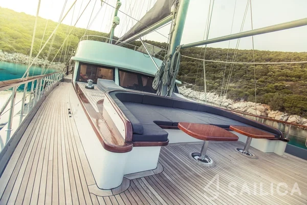 Gulet - Yacht Charter Sailica