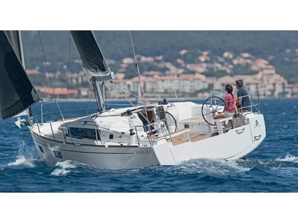 Oceanis 38.1 - Yacht Charter Sailica