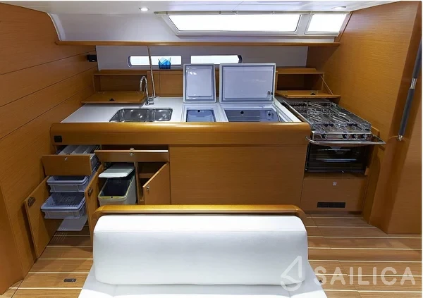 Sun Odyssey 479 - Yacht Charter Sailica
